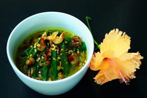 Dry shrimp with okra