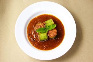 Stuffed snake gourd with mince chicken curry